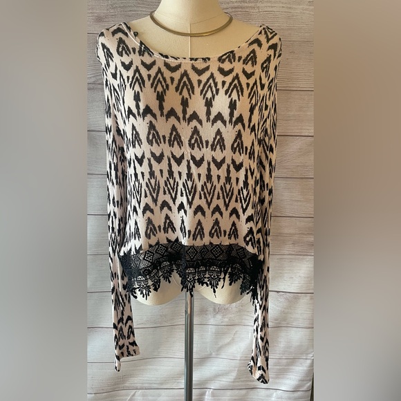 H&M Divided Open knit thin all season sweater - Picture 2 of 13